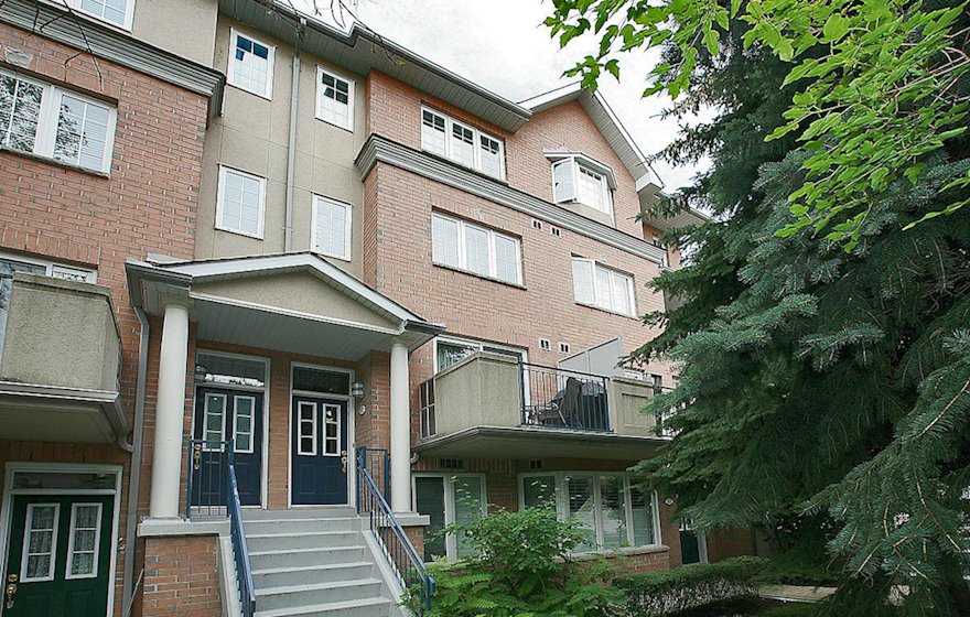 Exterior Furnished Apartment Suite North York