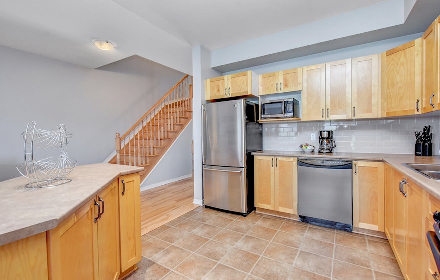 Kitchen Fully Equipped Five Appliances Stainless Steel Ottawa