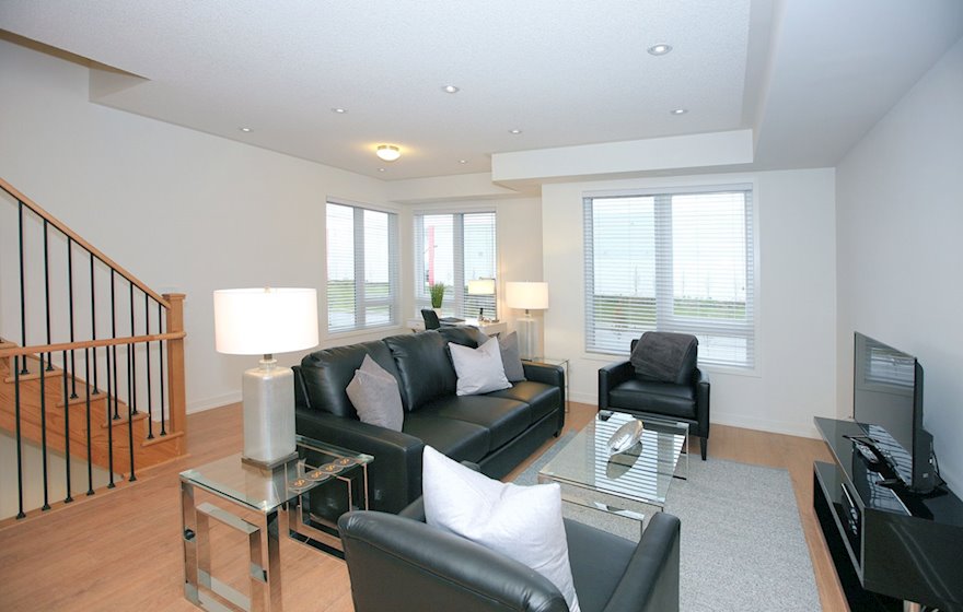 Living Room Free WiFi Fully Furnished Apartment Suite Maple