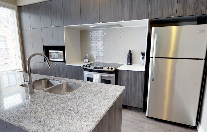 Kitchen Fully Equipped Five Appliances Stainless Steel Oakville