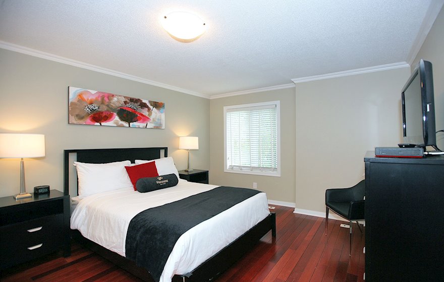 Master Bedroom Queen Mattress Fully Furnished Apartment Suite Markham