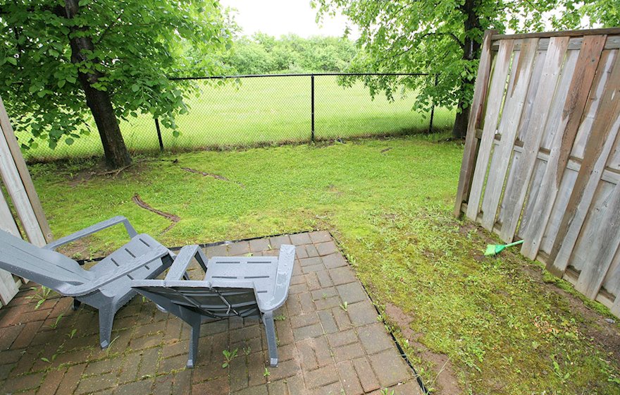 Backyard Fully Furnished Apartment Suite Markham