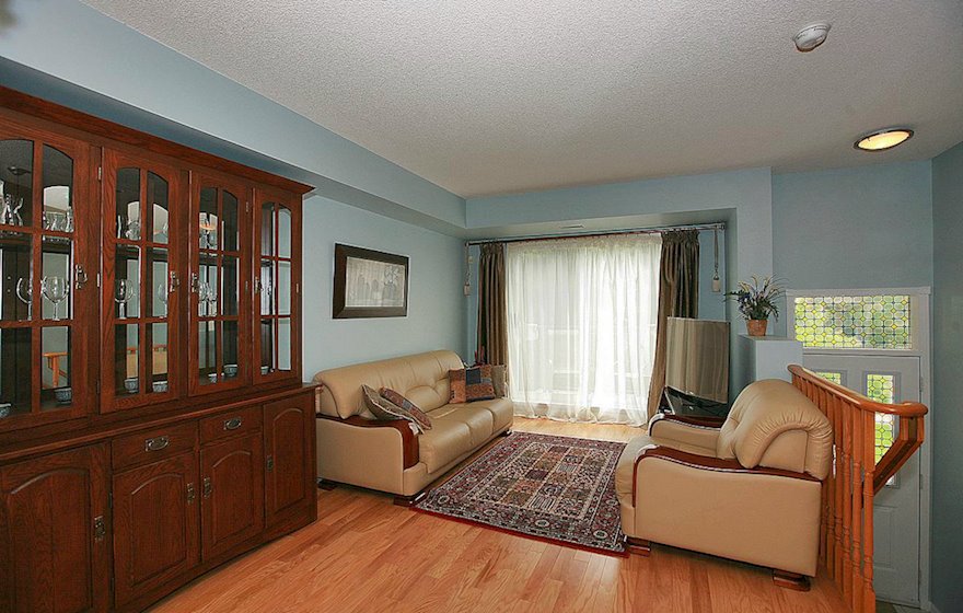 Living Room Free WiFi Fully Furnished Apartment Suite North York