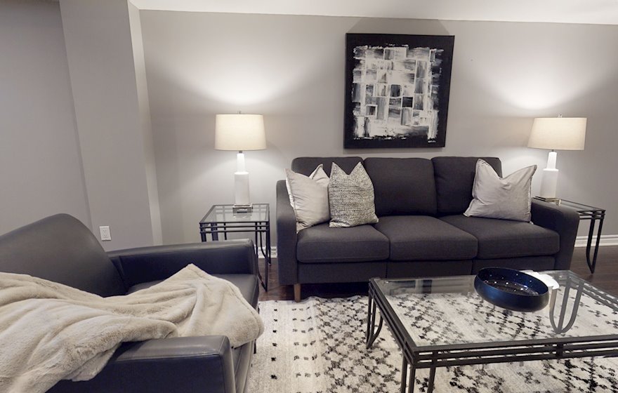 Living Room Free WiFi Fully Furnished Apartment Suite Oakville