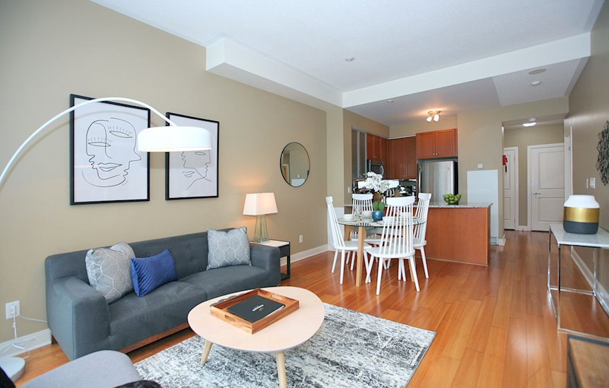 Living Room Free WiFi Fully Furnished Apartment Suite Toronto