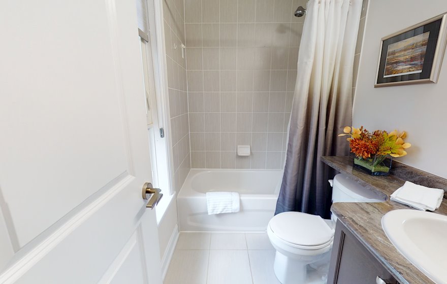 Principal Bathroom Soaker Tub Fully Furnished Apartment Suite Oakville