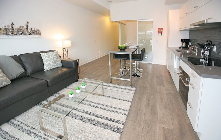 Living Room Free WiFi Fully Furnished Apartment Suite Markham