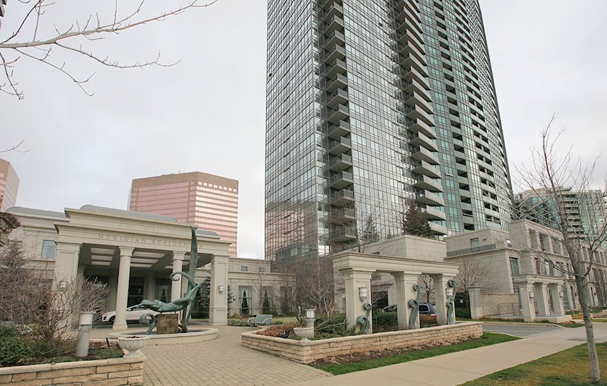 Exterior Pool Fitness Common Area Free Access North York