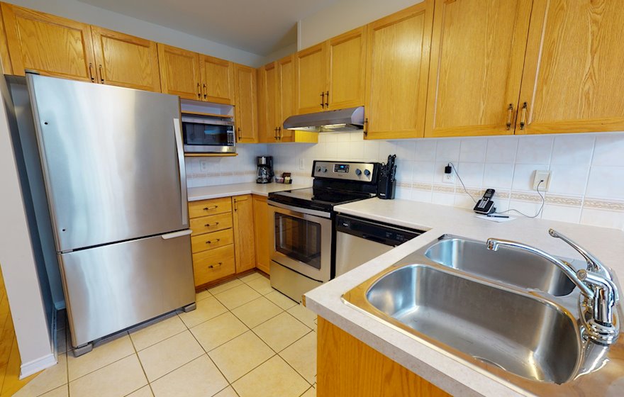 Kitchen Fully Equipped Stainless Steel Appliances Kanata