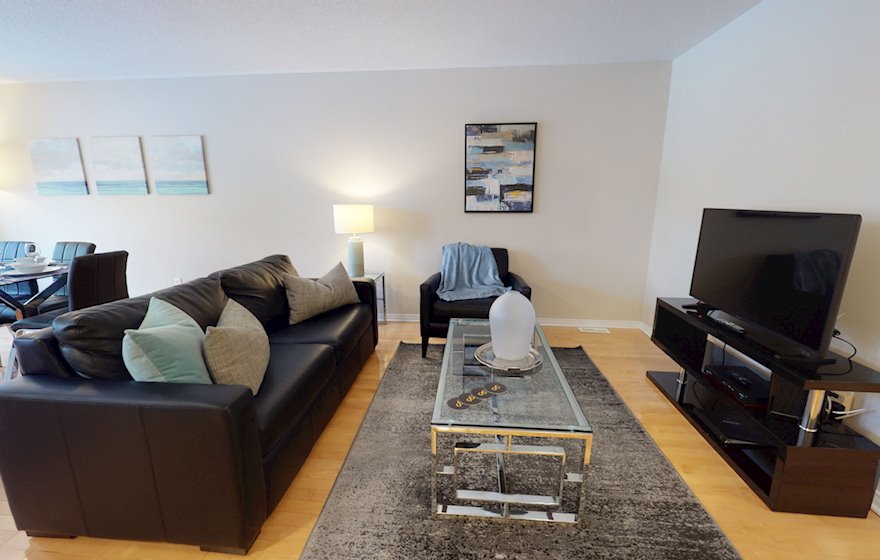 Living Room Free WiFi Fully Furnished Apartment Suite Kanata